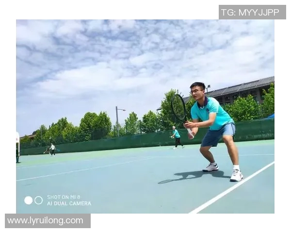 成都网球队的转型之路：从传统到现代的网球纪实探索与反思